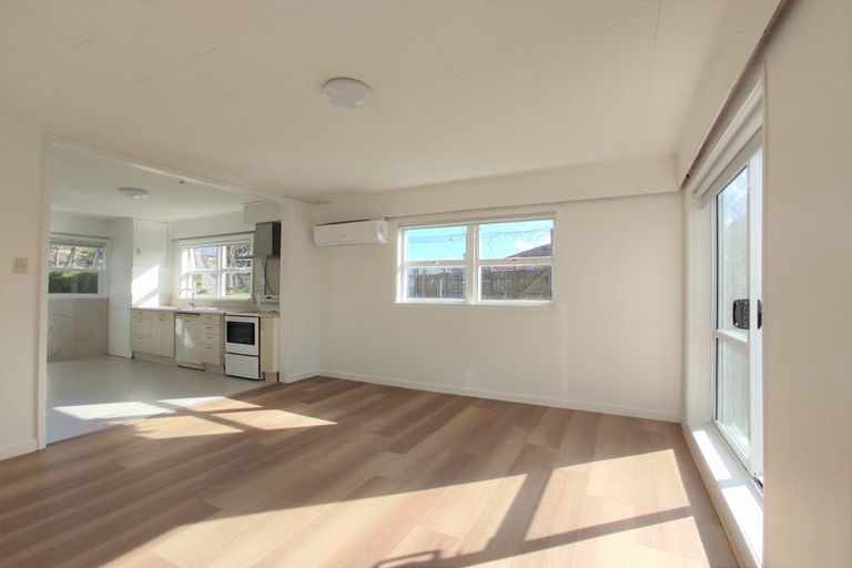 Photo of property in 34 Kohekohe Street, New Lynn, Auckland, 0600