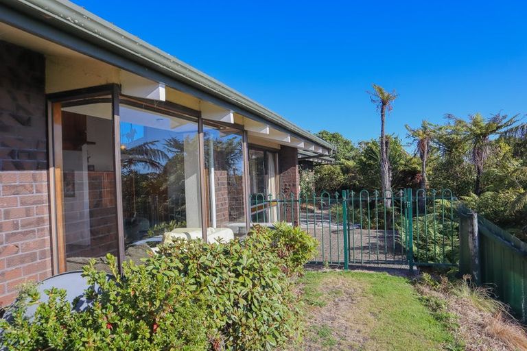 Photo of property in 22 Stanton Crescent, Karoro, Greymouth, 7805
