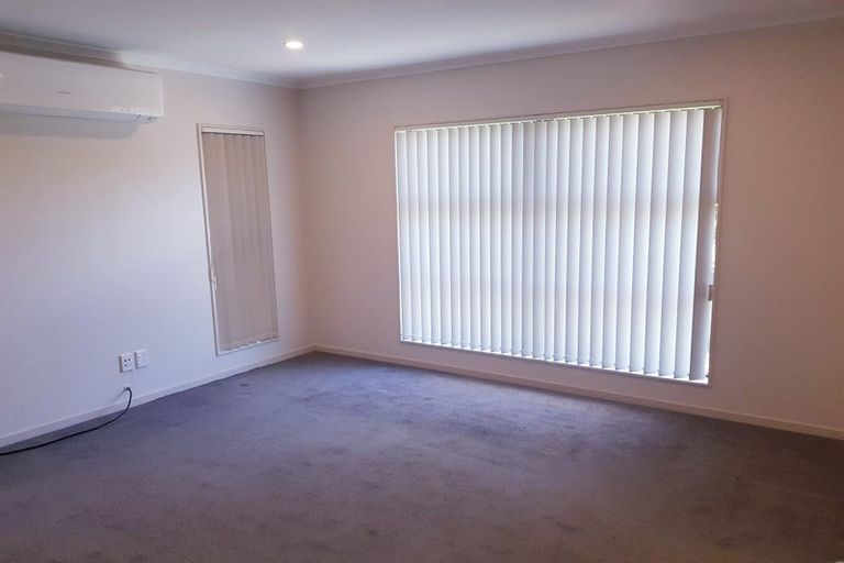 Photo of property in 70 Westgate Drive, Massey, Auckland, 0614