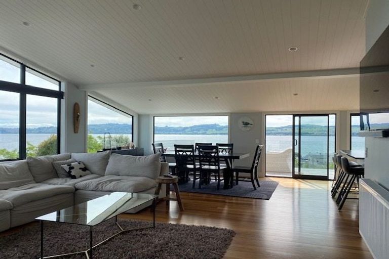 Photo of property in 14 Hinerau Grove, Waipahihi, Taupo, 3330