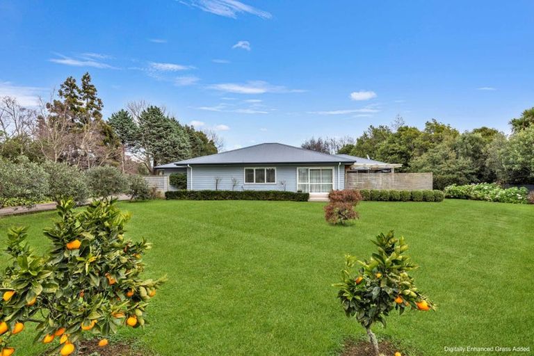 Photo of property in 1098 Queen Street East, Levin, 5571