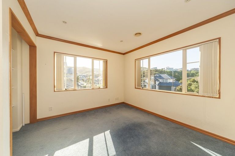 Photo of property in 15 Amesbury Drive, Churton Park, Wellington, 6037