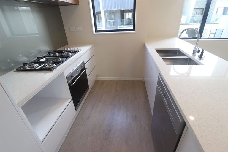 Photo of property in 16/5 Perekia Street, Albany, Auckland, 0632