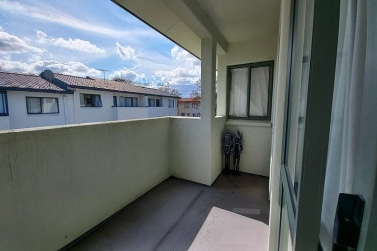 Photo of property in 12 Vitex Lane, Henderson, Auckland, 0612