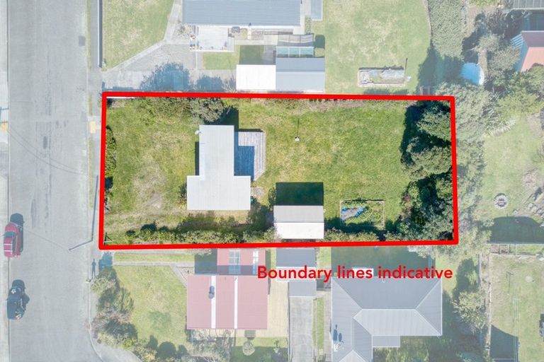 Photo of property in 23 Moana Street, Otaki Beach, Otaki, 5512