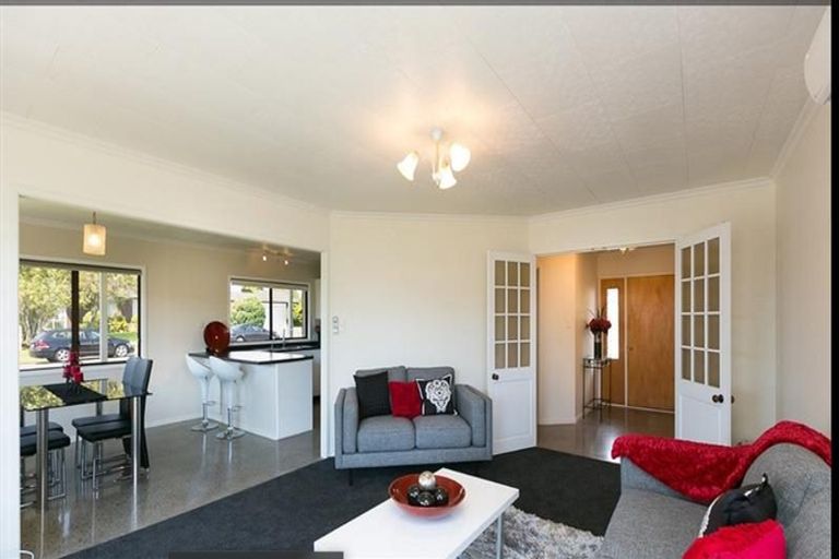 Photo of property in 121 Heta Road, Highlands Park, New Plymouth, 4312