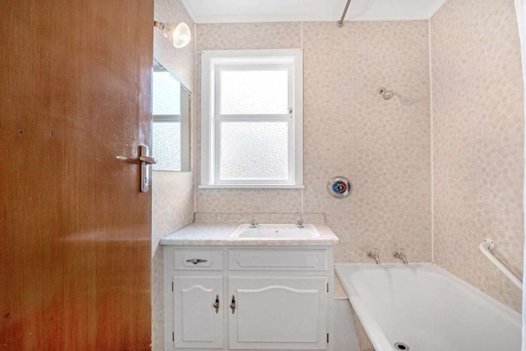 Photo of property in 10 Burns Street, Tawhero, Whanganui, 4501