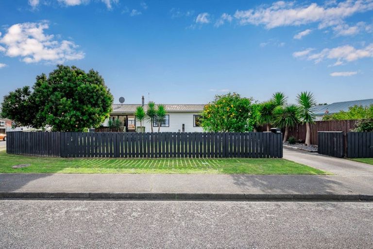 Photo of property in 109 Makarini Street, Paraparaumu, 5032