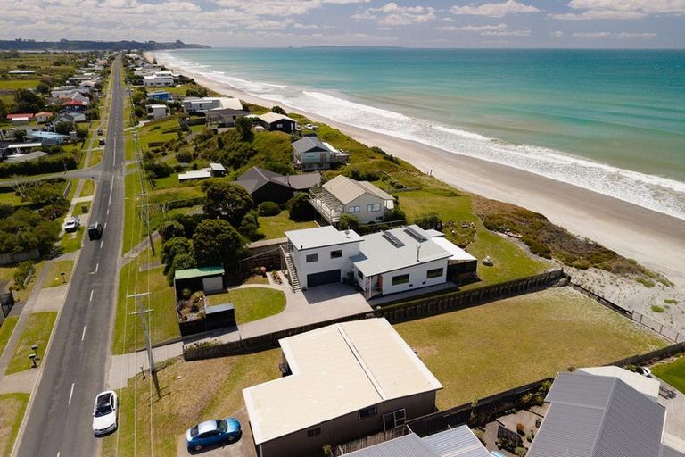 Photo of property in 103 Pukehina Parade, Pukehina, Te Puke, 3189