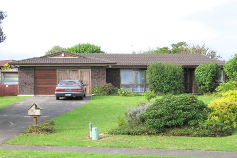 Photo of property in 15 Jillteresa Crescent, Half Moon Bay, Auckland, 2012