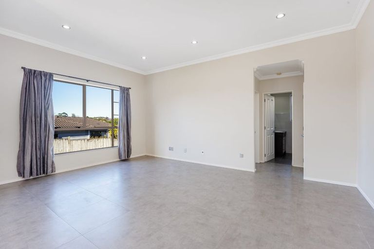 Photo of property in 11 Tekapo Rise, Fairview Heights, Auckland, 0632