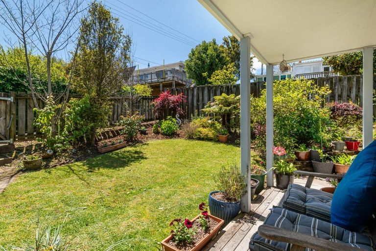 Photo of property in 2/19 Salem Place, Torbay, Auckland, 0630