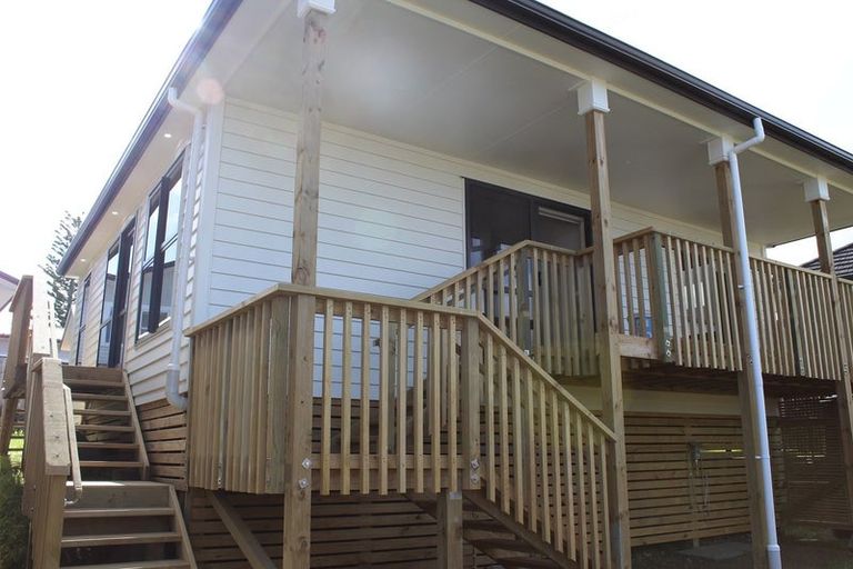 Photo of property in 90a Gossamer Drive, Pakuranga Heights, Auckland, 2010