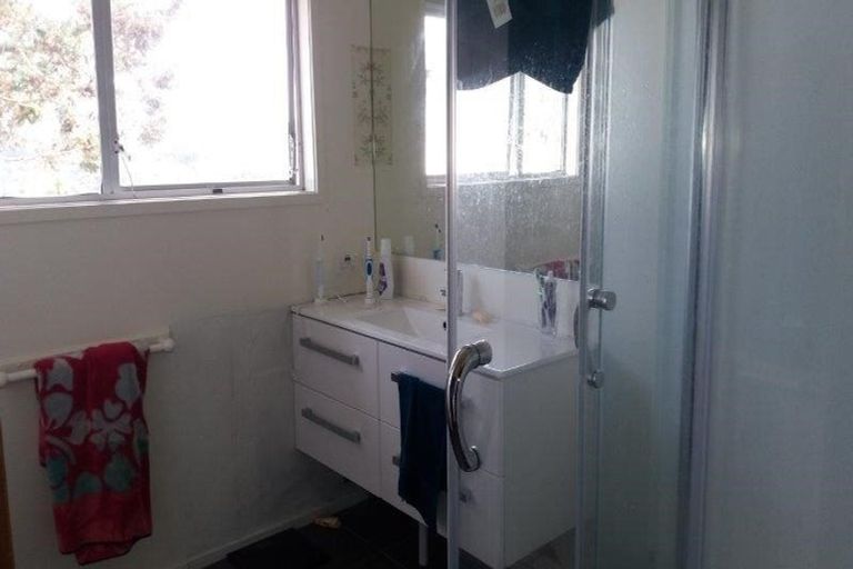 Photo of property in 19 Morriggia Place, Bayview, Auckland, 0629