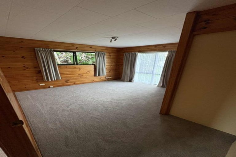 Photo of property in 8a Matai Road, Stanmore Bay, Whangaparaoa, 0932