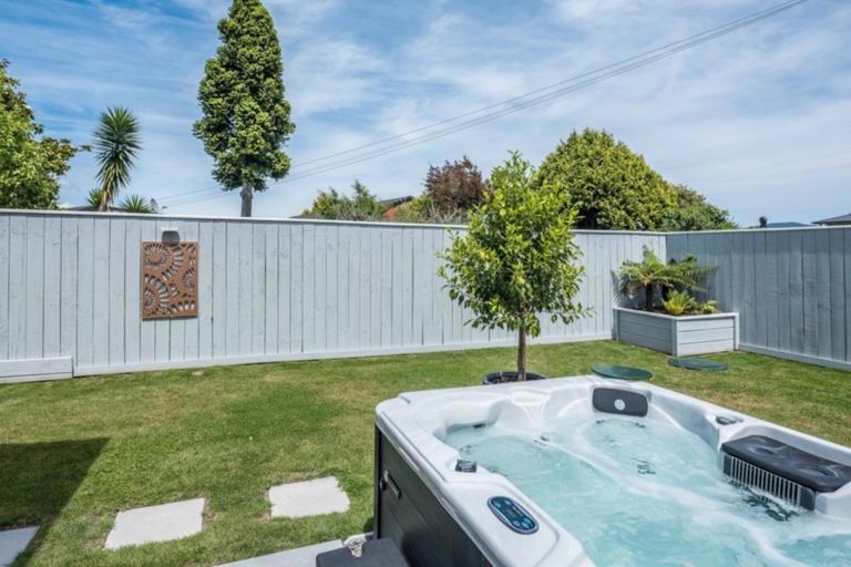 Photo of property in 316a Te Moana Road, Waikanae, 5036