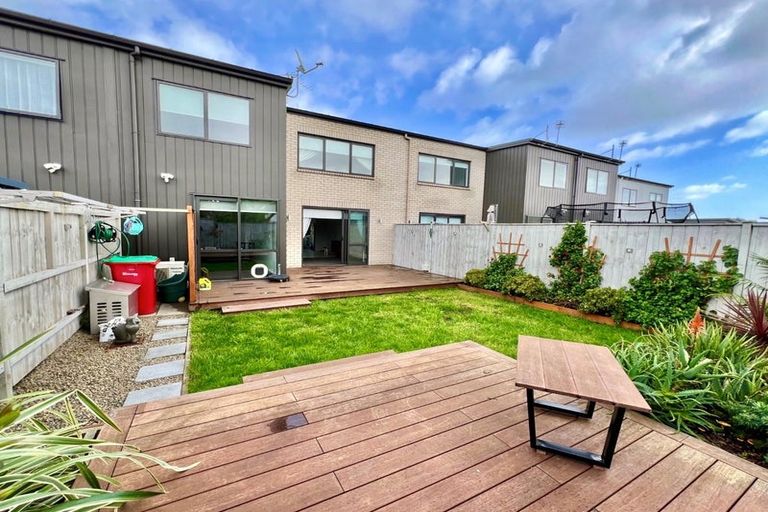 Photo of property in 14 Orford Lane, Takanini, 2112