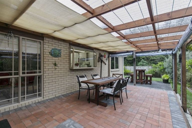 Photo of property in 6 Waimoko Glen, Swanson, Auckland, 0612