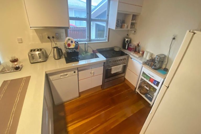 Photo of property in 211 Omata Road, Spotswood, New Plymouth, 4310