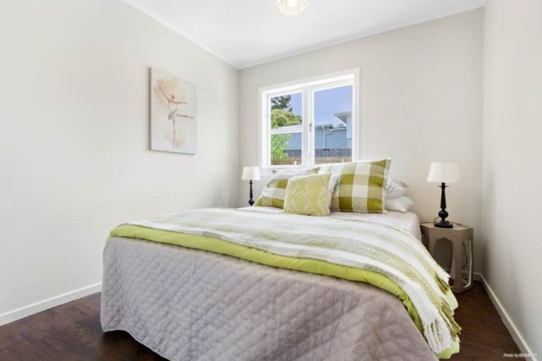 Photo of property in 2/42 Pomaria Road, Henderson, Auckland, 0610