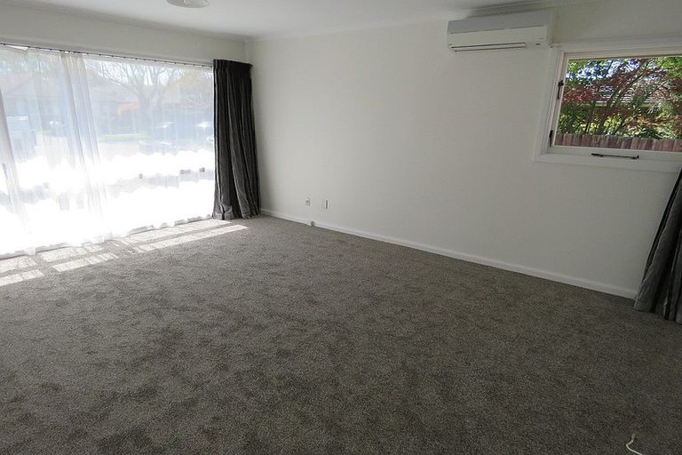 Photo of property in 2/9 Wadeley Road, Ilam, Christchurch, 8041