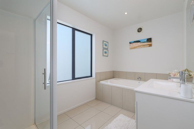 Photo of property in 1 Crown Terrace, Britannia Heights, Nelson, 7010