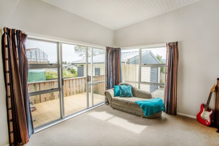 Photo of property in 30 Ruapehu Street, Paraparaumu, 5032