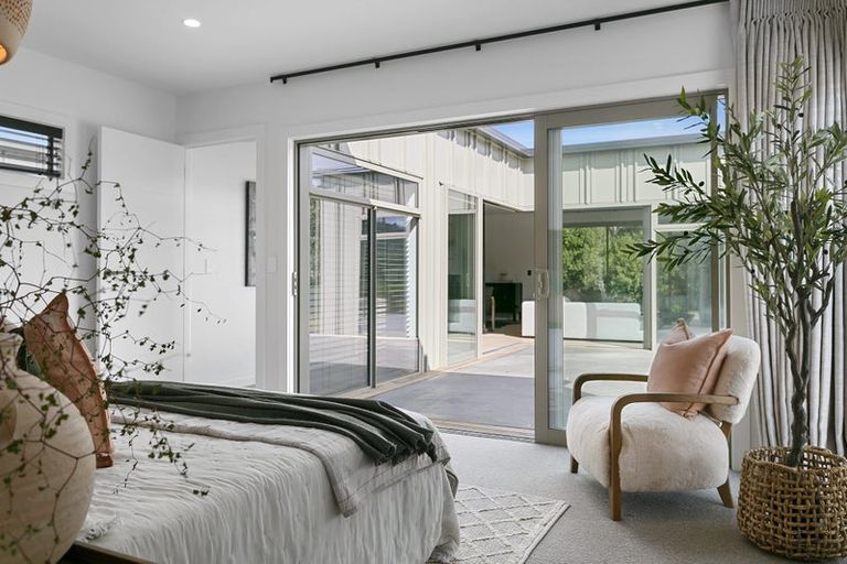 Photo of property in 21 Taruna Place, Havelock North, 4130