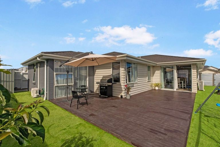 Photo of property in 19 Gum Spear Road, Takanini, 2112