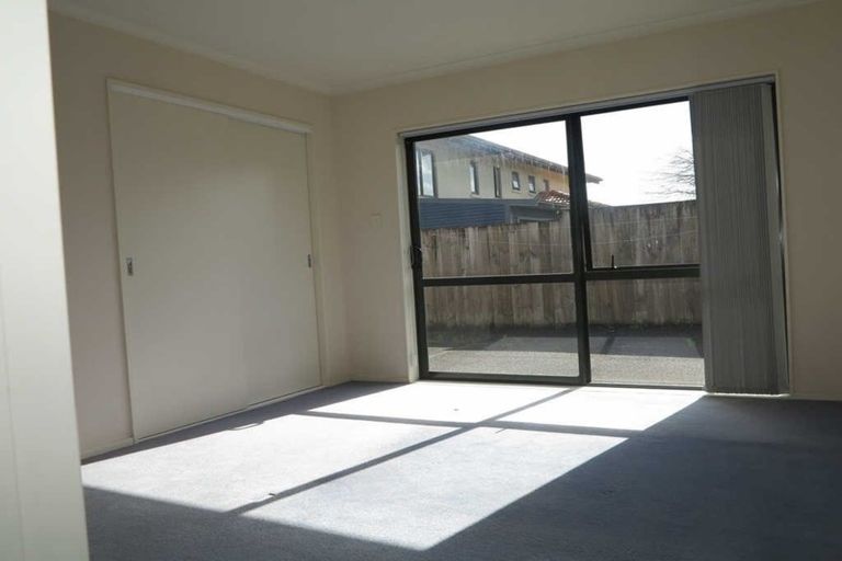 Photo of property in 10 Aaronville Way, East Tamaki, Auckland, 2016