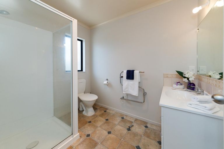 Photo of property in 127 Schnell Drive, Kelvin Grove, Palmerston North, 4414