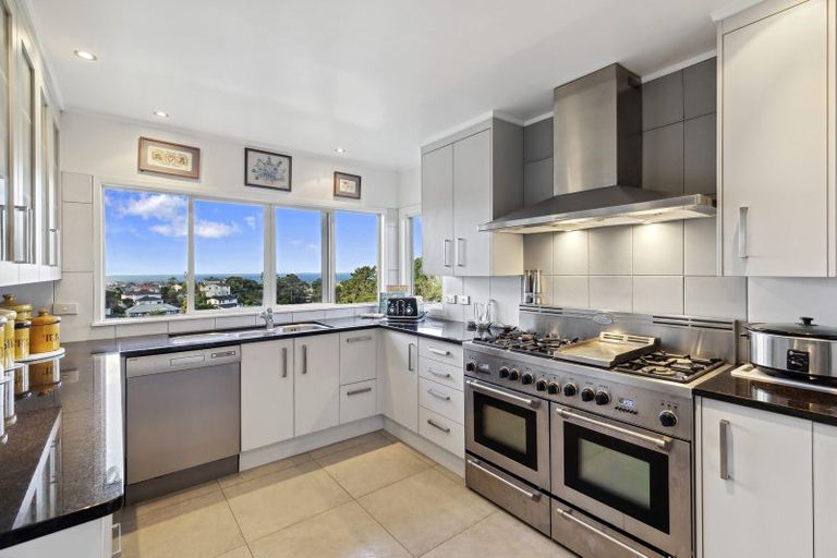 Photo of property in 493 East Coast Road, Murrays Bay, Auckland, 0630