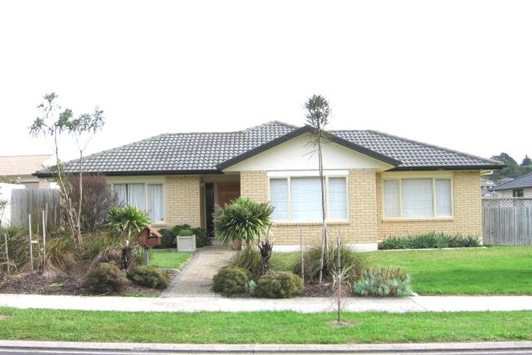 Photo of property in 26 Hercules Drive, Henderson, Auckland, 0612