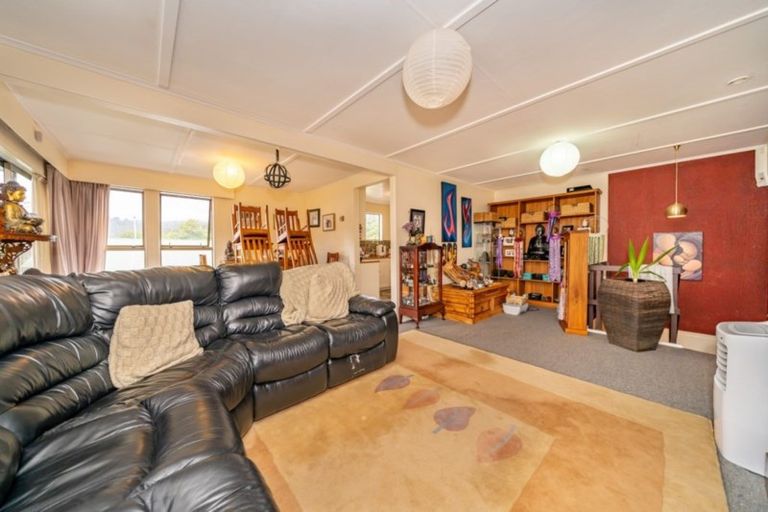 Photo of property in 2/27 Gemstone Drive, Birchville, Upper Hutt, 5018
