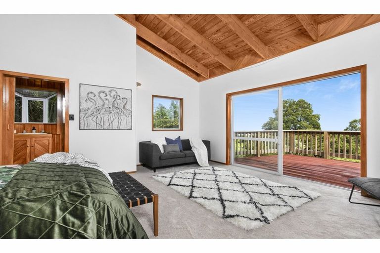 Photo of property in 17 Scenic Drive, Titirangi, Auckland, 0604