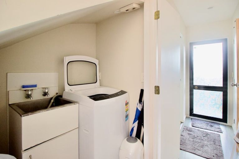 Photo of property in Lynn Park Terrace, 23/12 Ambrico Place, New Lynn, Auckland, 0600