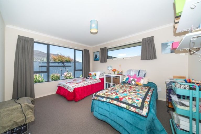 Photo of property in 53 Geneva Terrace, Kelvin Grove, Palmerston North, 4414