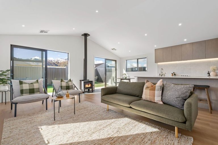 Photo of property in 51 Gillespie Street, Lake Hawea, 9382