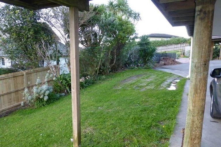 Photo of property in 3/194 Whangaparaoa Road, Red Beach, 0932