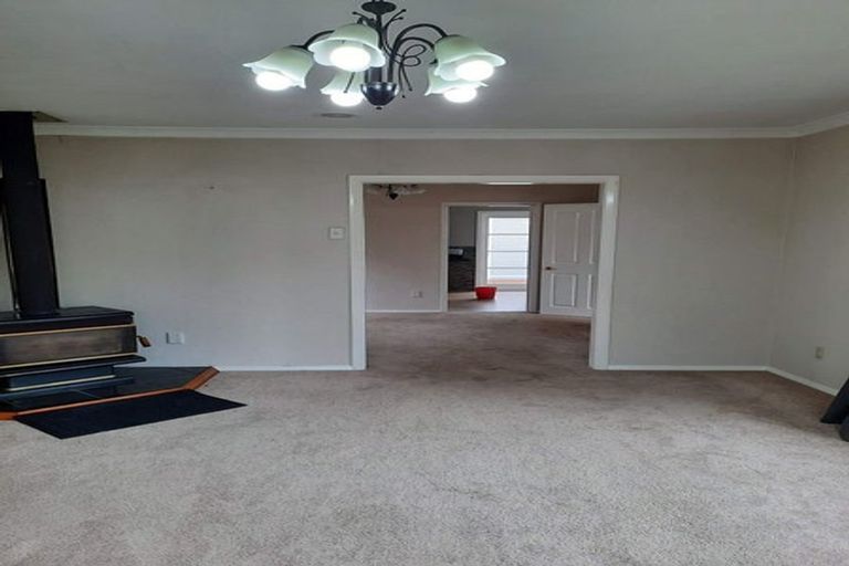 Photo of property in 30 The Drive, Tawa, Wellington, 5028