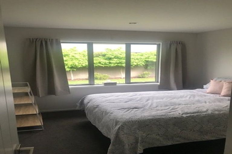 Photo of property in 27 Handley Crescent, Wigram, Christchurch, 8042