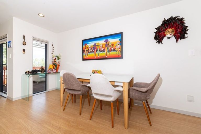 Photo of property in 16a Waione Avenue, Te Atatu Peninsula, Auckland, 0610