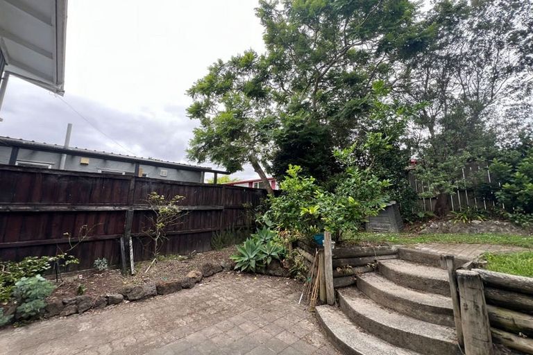 Photo of property in 2/527 Beach Road, Murrays Bay, Auckland, 0630