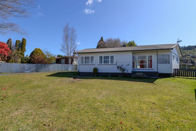 Photo of property in 7 Ross Road, Western Heights, Rotorua, 3015