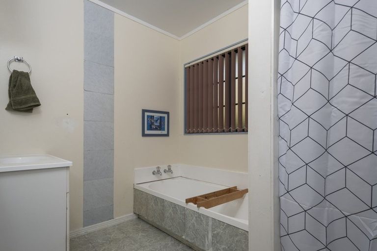 Photo of property in 120 Osprey Drive, Welcome Bay, Tauranga, 3112