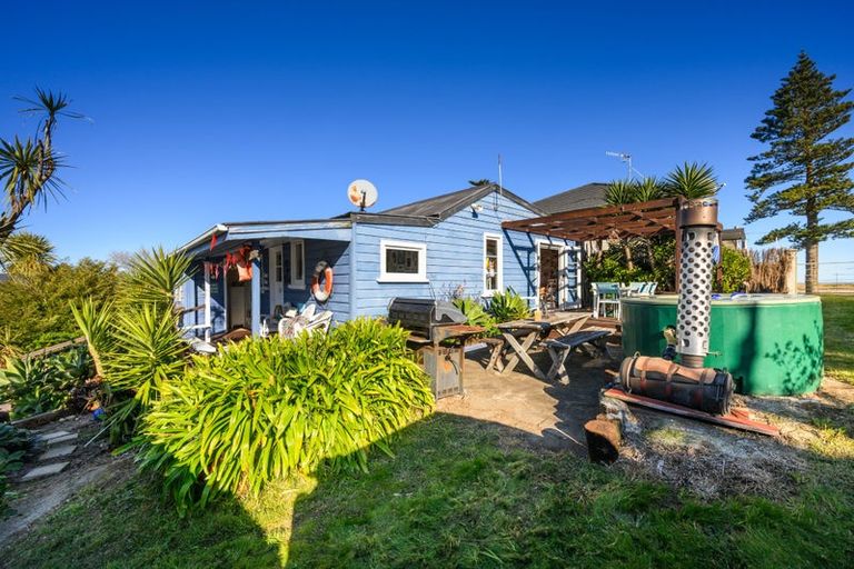 Photo of property in 15 Hall Place, Foxton Beach, Foxton, 4815