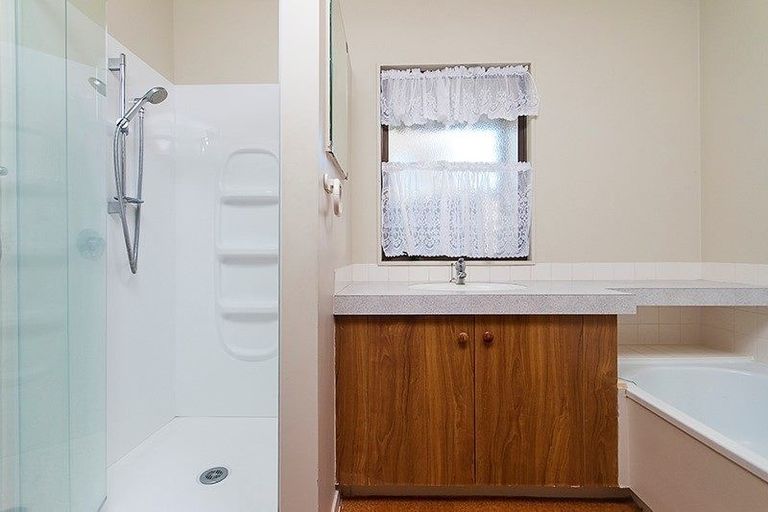 Photo of property in 32 Norfolk Rise, Waiuku, 2123