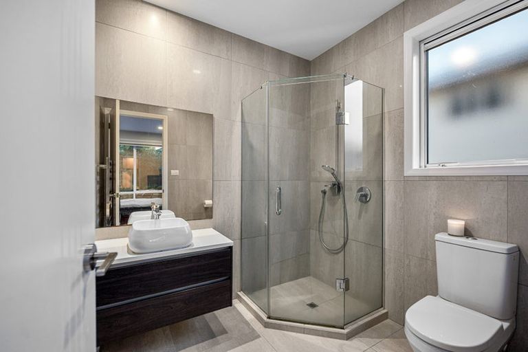 Photo of property in 6 Taraire Place, Orewa, 0931