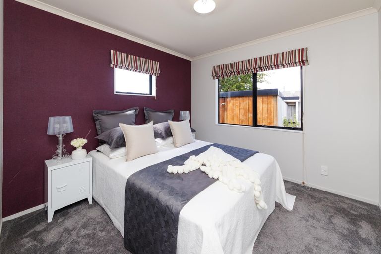 Photo of property in 127 Schnell Drive, Kelvin Grove, Palmerston North, 4414