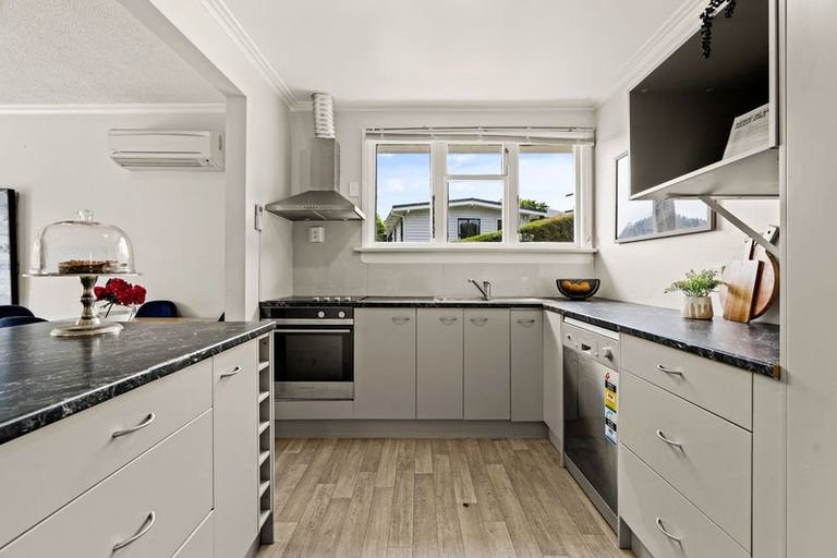 Photo of property in 489 Kaikorai Valley Road, Bradford, Dunedin, 9011